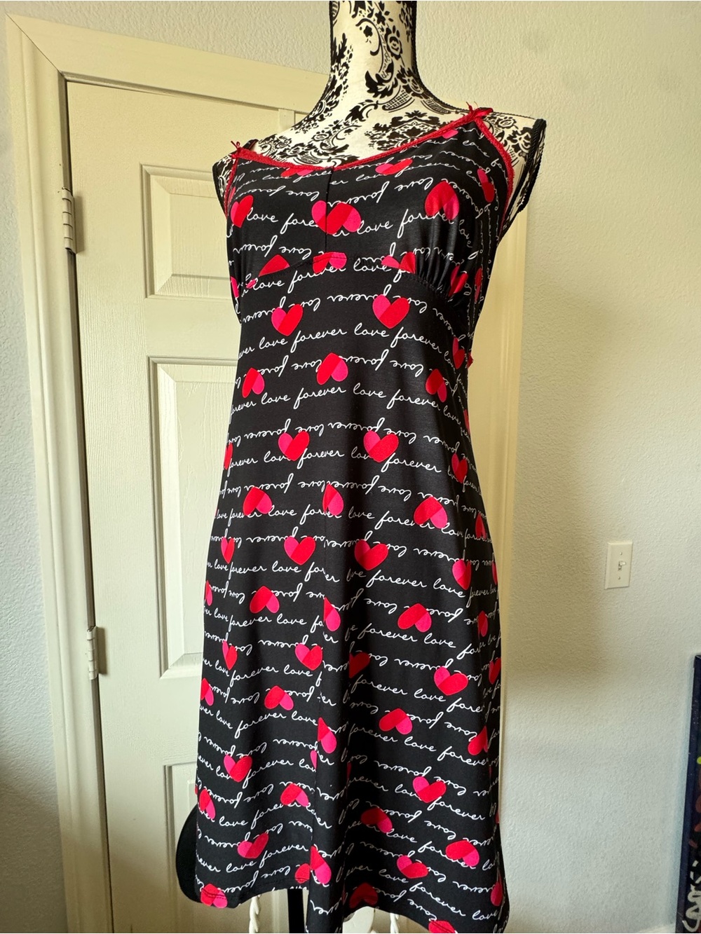 3/$15 Rene Rofe Black Sleepwear Robe & Slip with Red Heart Print - Picture 3 of 7